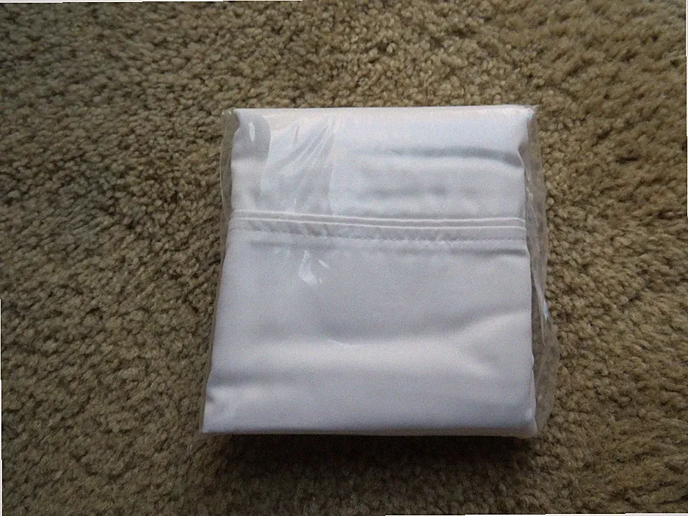 Amazon Basics 400 Thread Count Cotton Pillow Case, Standard, 30" L x 20" W, Whit