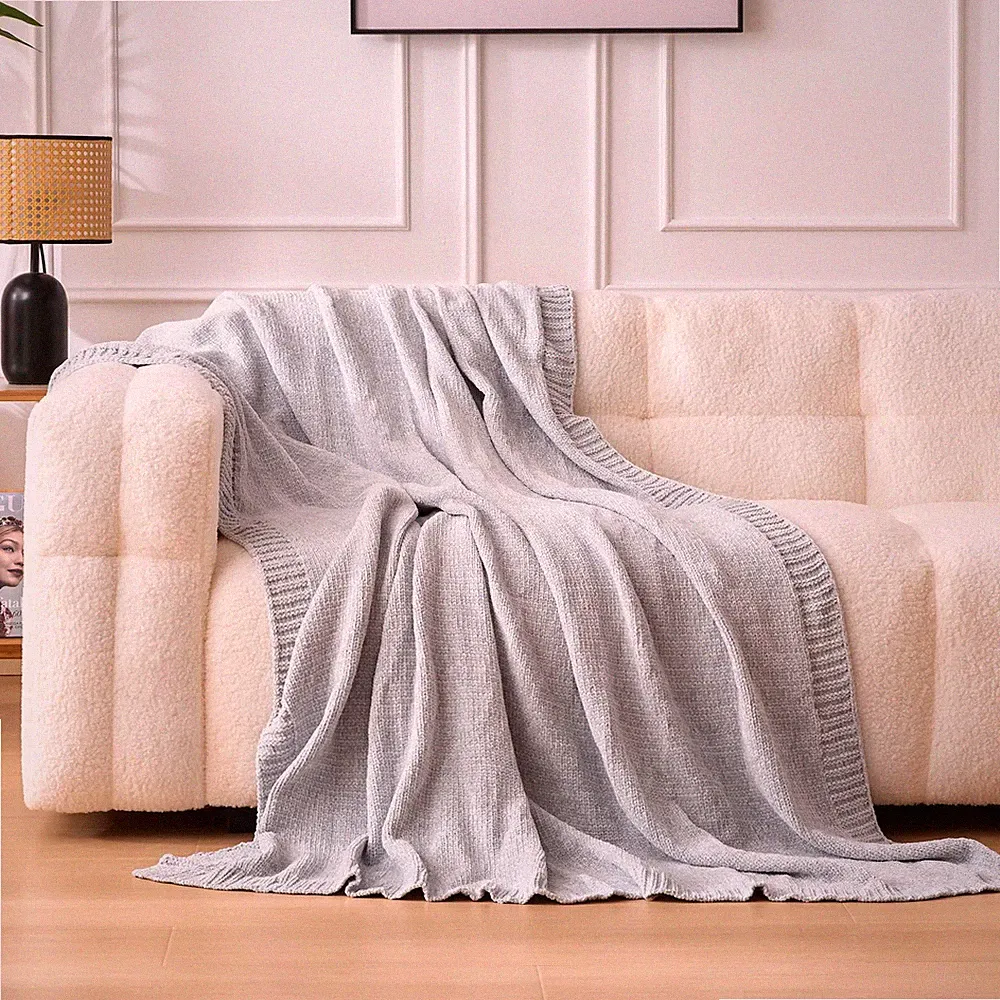 Amazon Basics Chunky Chenille Knit Microfiber Throw Blanket for Couch, Bed and S