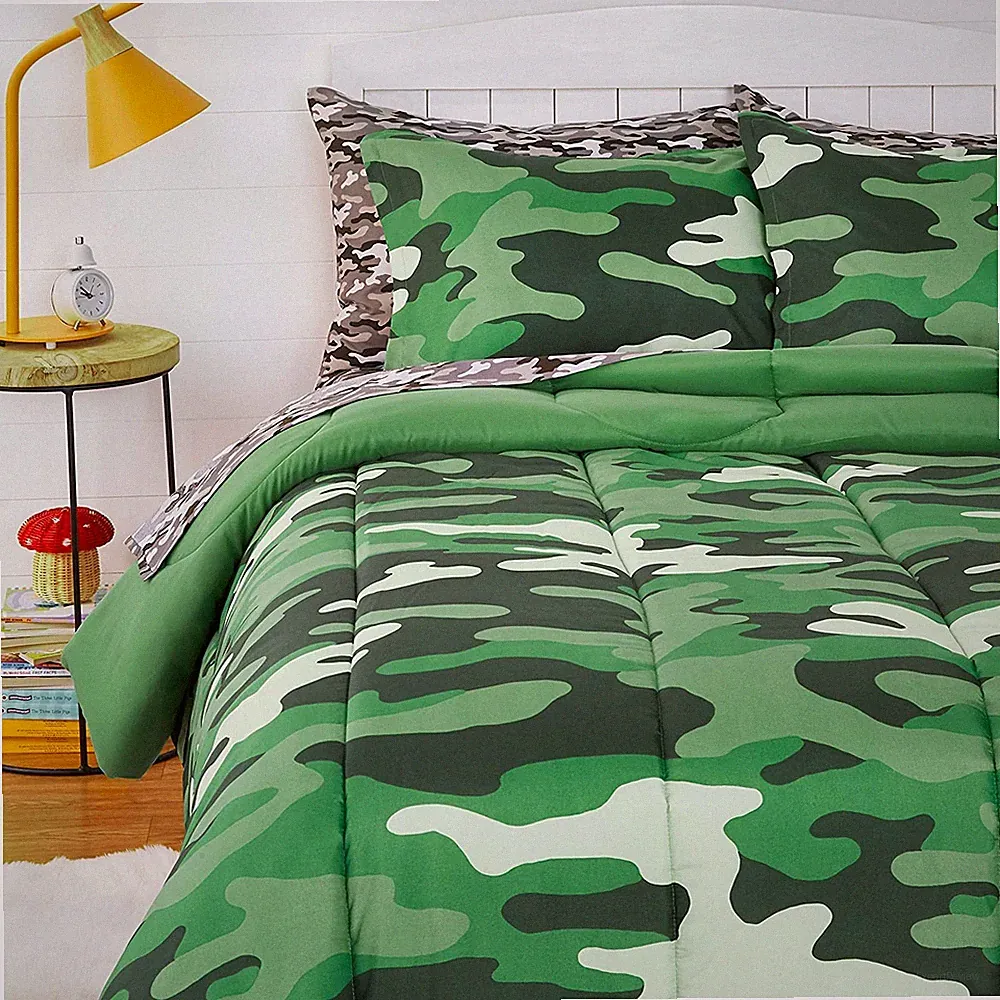 Amazon Basics kids bedding set