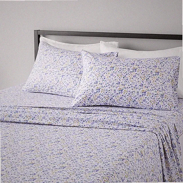 Amazon Basics Lightweight Breathable, Wrinkle Resistant Full, Blue Floral