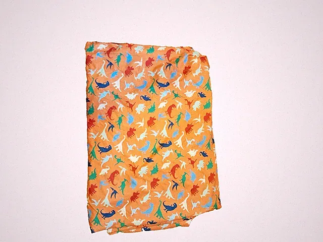 Amazon Basics Orange Dinosaur Print Flat Twin Sheet (66 in x 96 in)