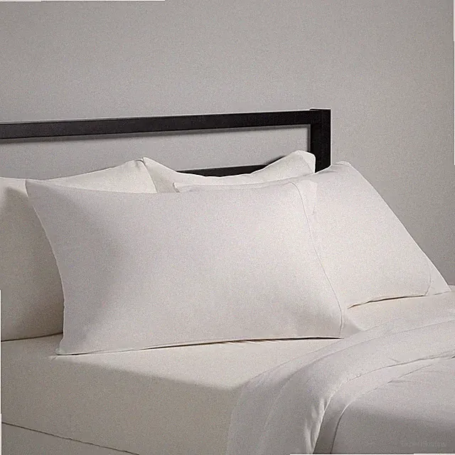 Amazon Basics Standard Pillow Cases, Lightweight Super Soft Microfiber for Sleep