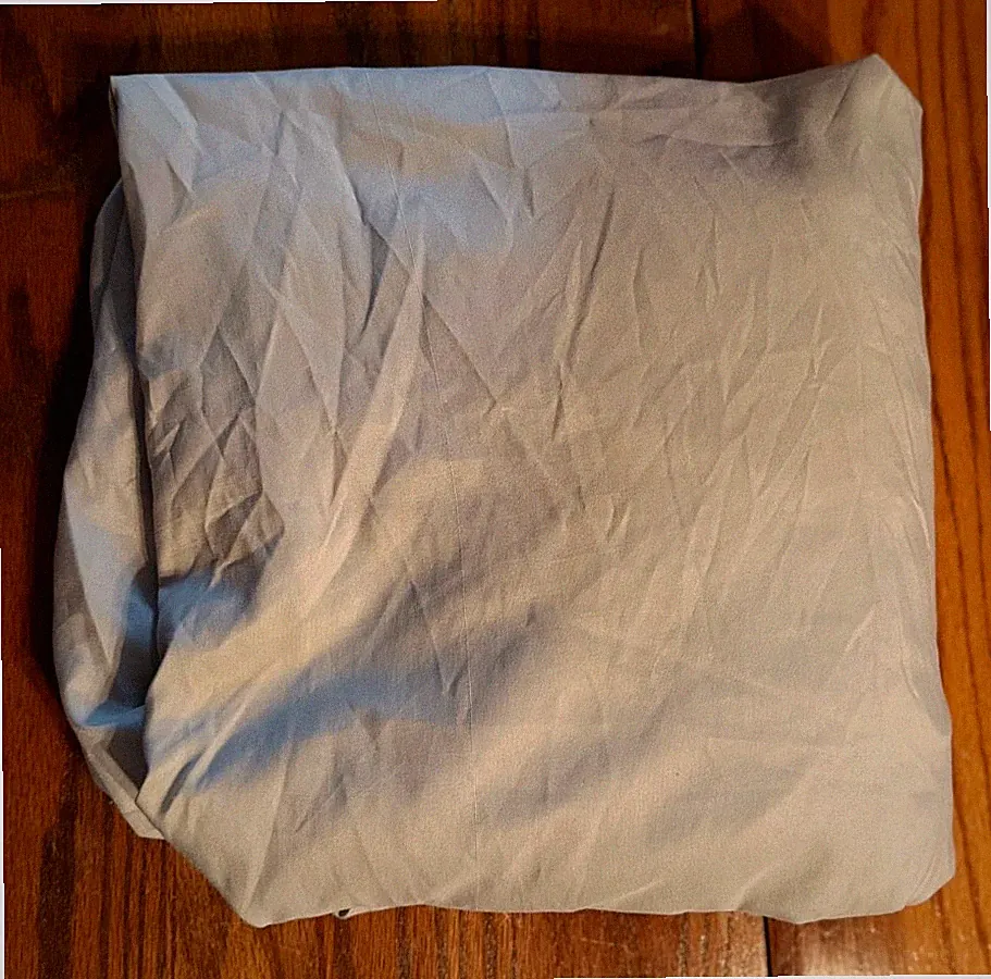 EUC Amazon Basics Queen Fitted Sheet, Lt. Gray. 60 x 80 x 14", Oeko-Tex 100